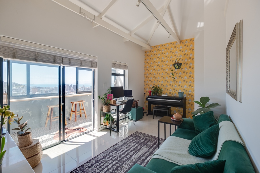 1 Bedroom Property for Sale in Vredehoek Western Cape